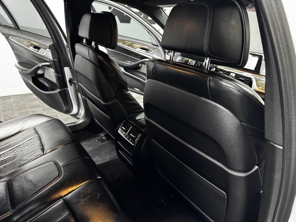 Used 2018 BMW 540i xDrive image 48