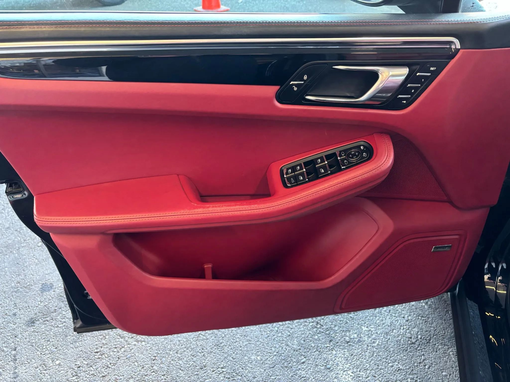 Used 2015 Porsche Macan S image 12