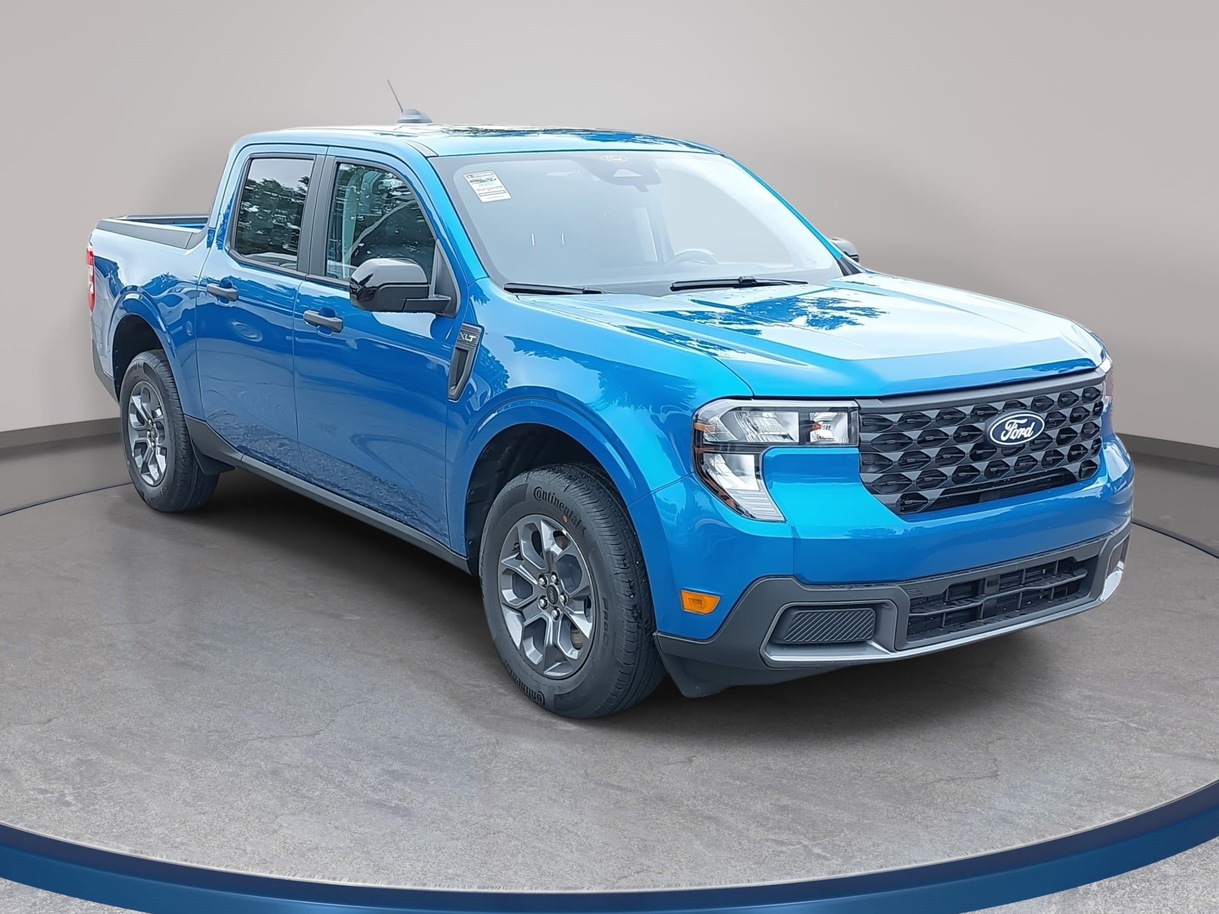 New 2026 Ford Maverick XLT w/ XLT Luxury Package FWD image 3