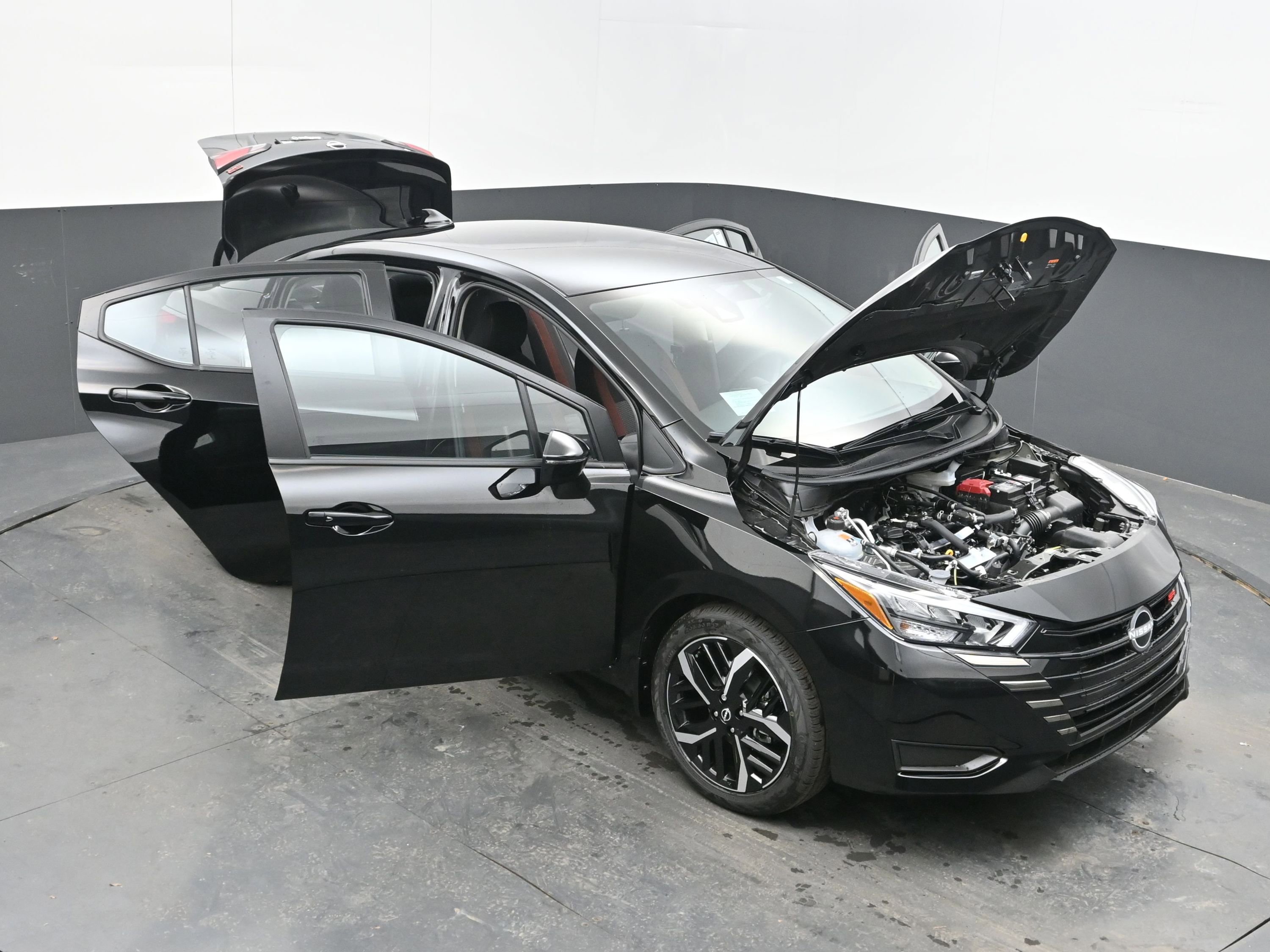 New 2025 Nissan Versa SR image 38