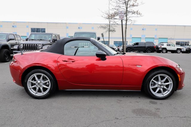 Used 2016 MAZDA MX-5 Miata Sport image 15