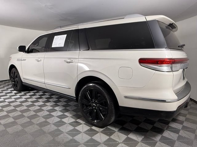 Used 2023 Lincoln Navigator L Reserve AWD/4WD image 4