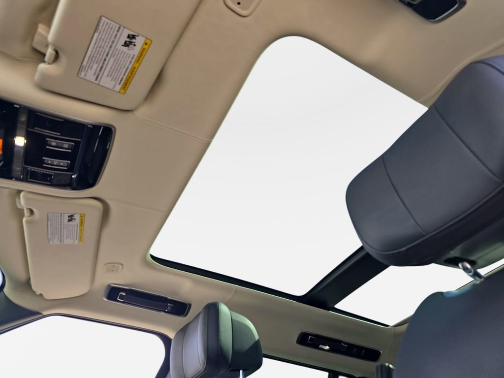 Used 2023 Land Rover Range Rover Autobiography image 31