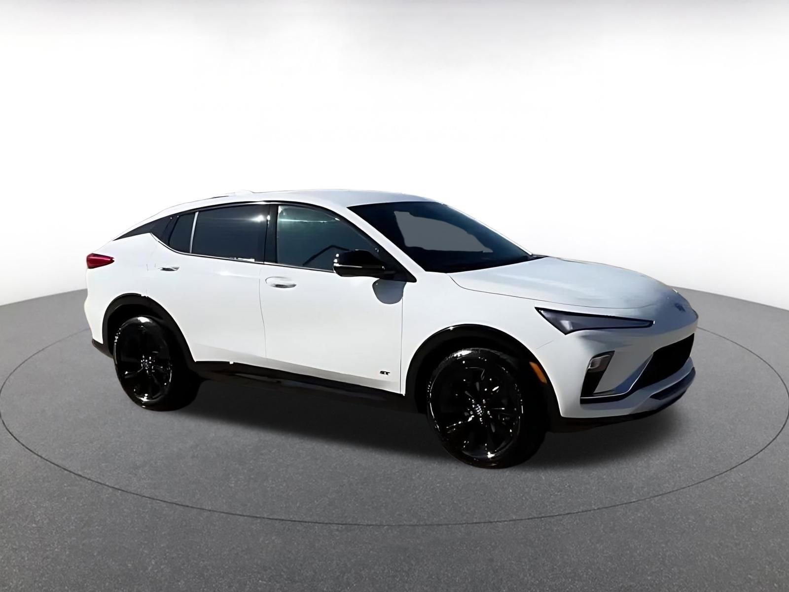 Used 2025 Buick Envista Sport Touring image 2