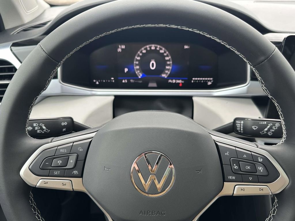 New 2026 Volkswagen Taos SE FWD image 16