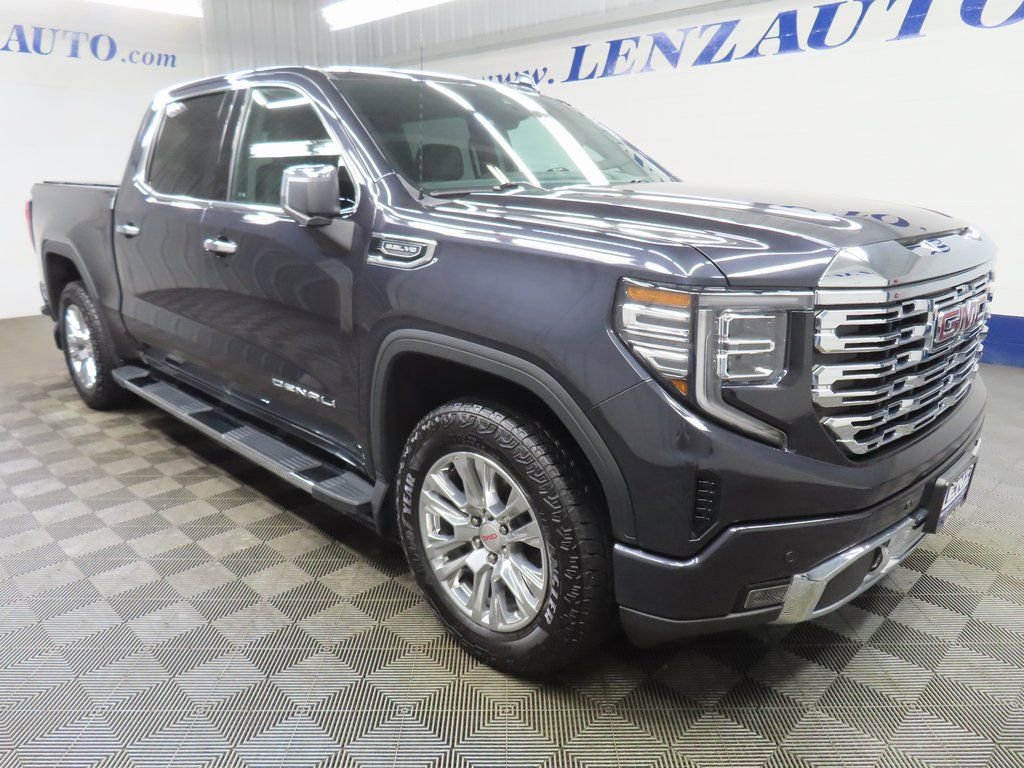 Used 2023 GMC Sierra 1500 Denali w/ Technology Package AWD/4WD image 3