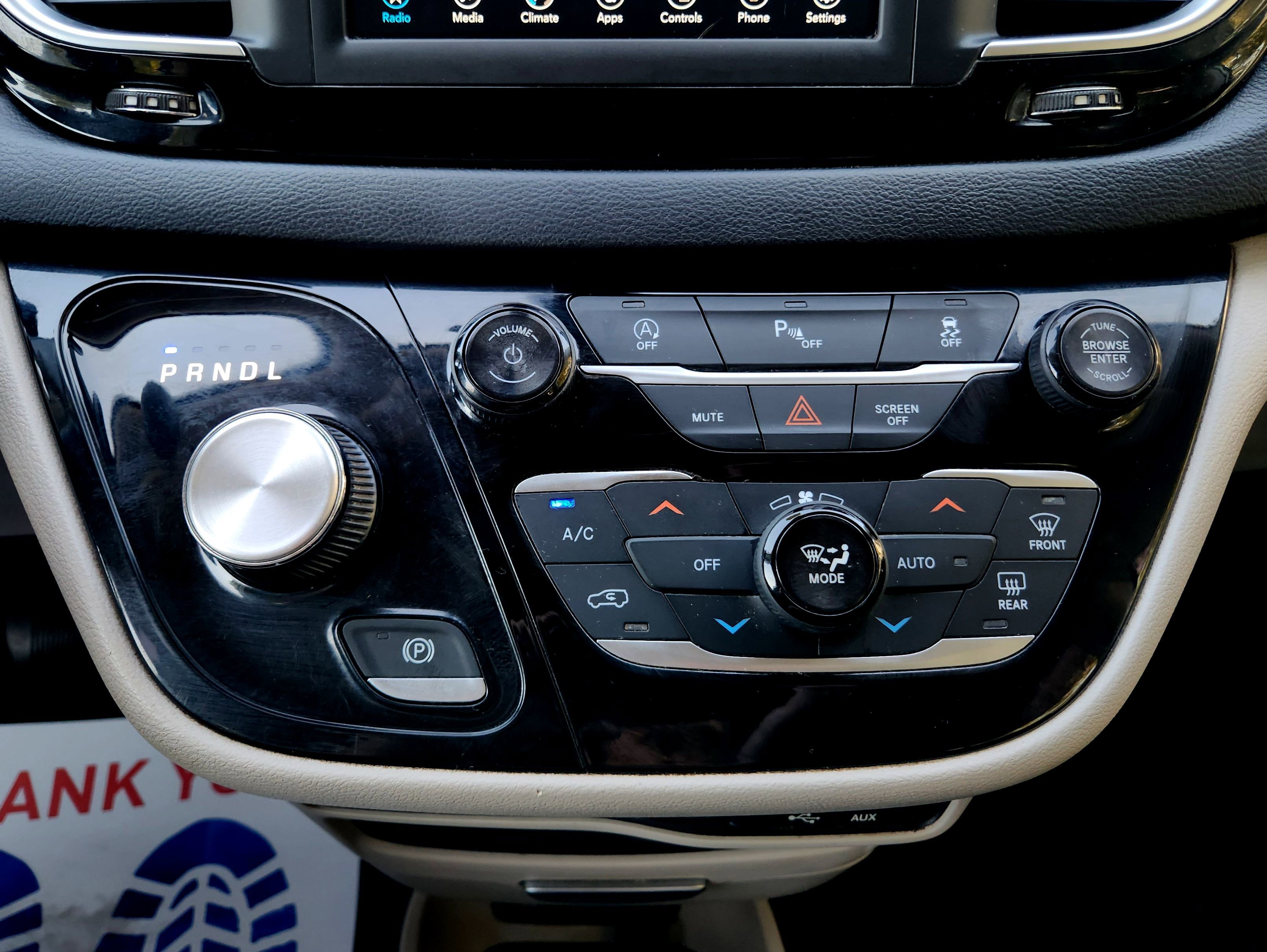 Used 2018 Chrysler Pacifica Touring-L image 24