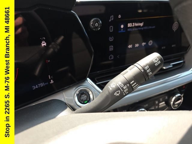 Used 2025 Chevrolet Trax LT FWD image 17
