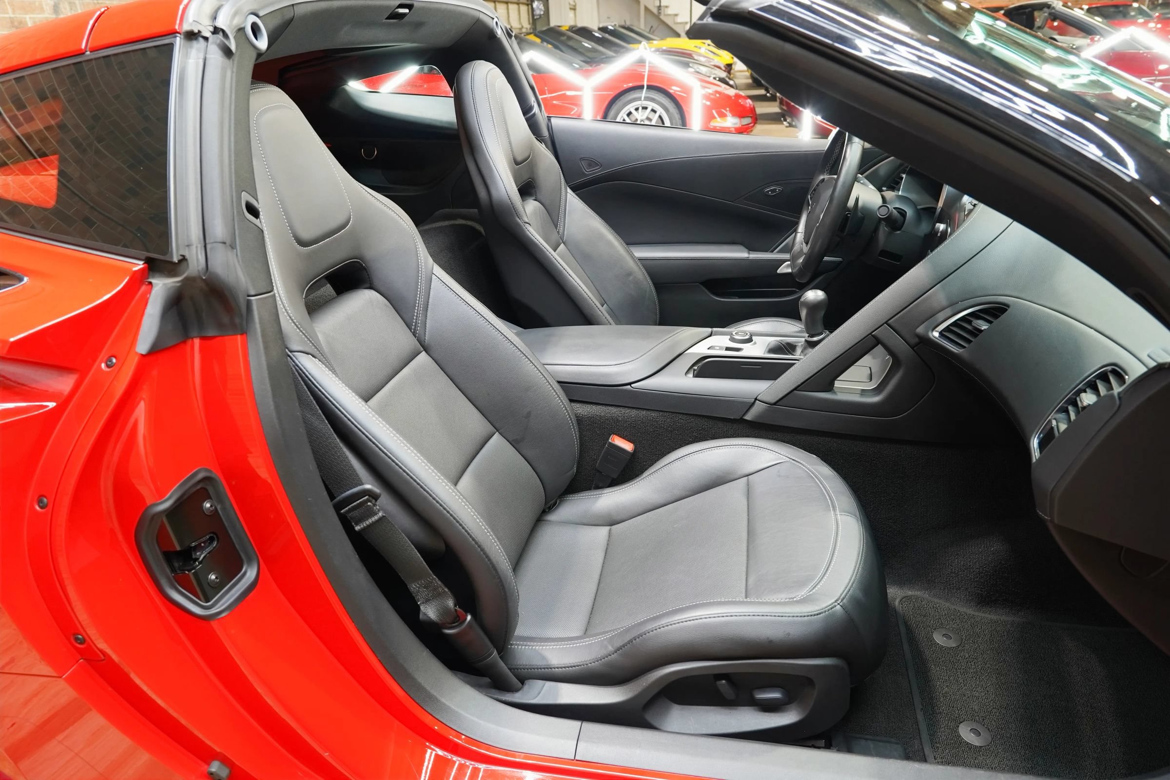 Used 2019 Chevrolet Corvette Stingray Coupe w/ Carbon Flash Badge Package RWD image 51