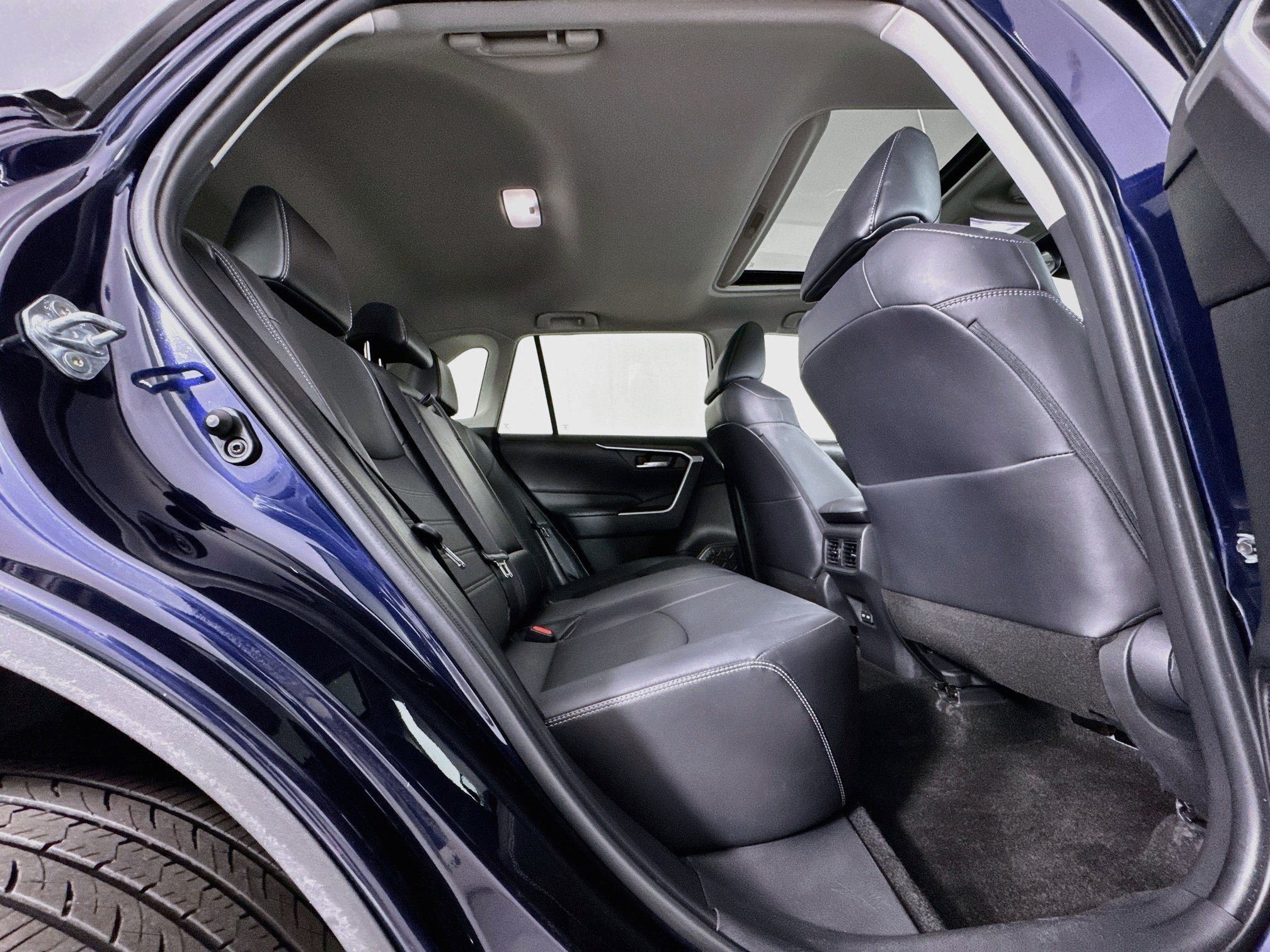 Certified 2023 Toyota RAV4 XLE Premium AWD/4WD image 28