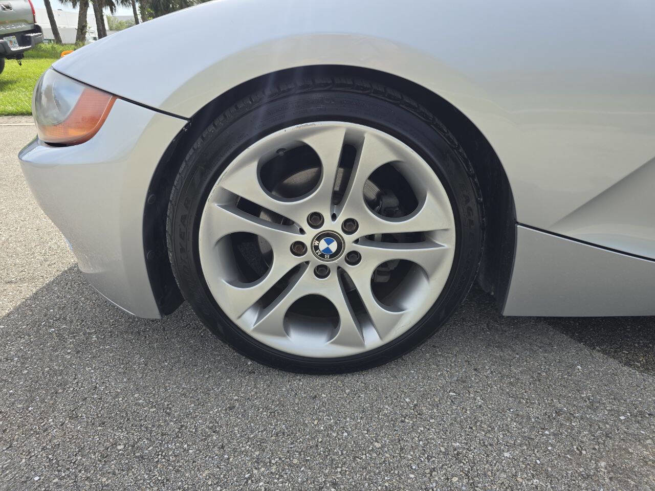 Used 2003 BMW Z4 3.0i image 10