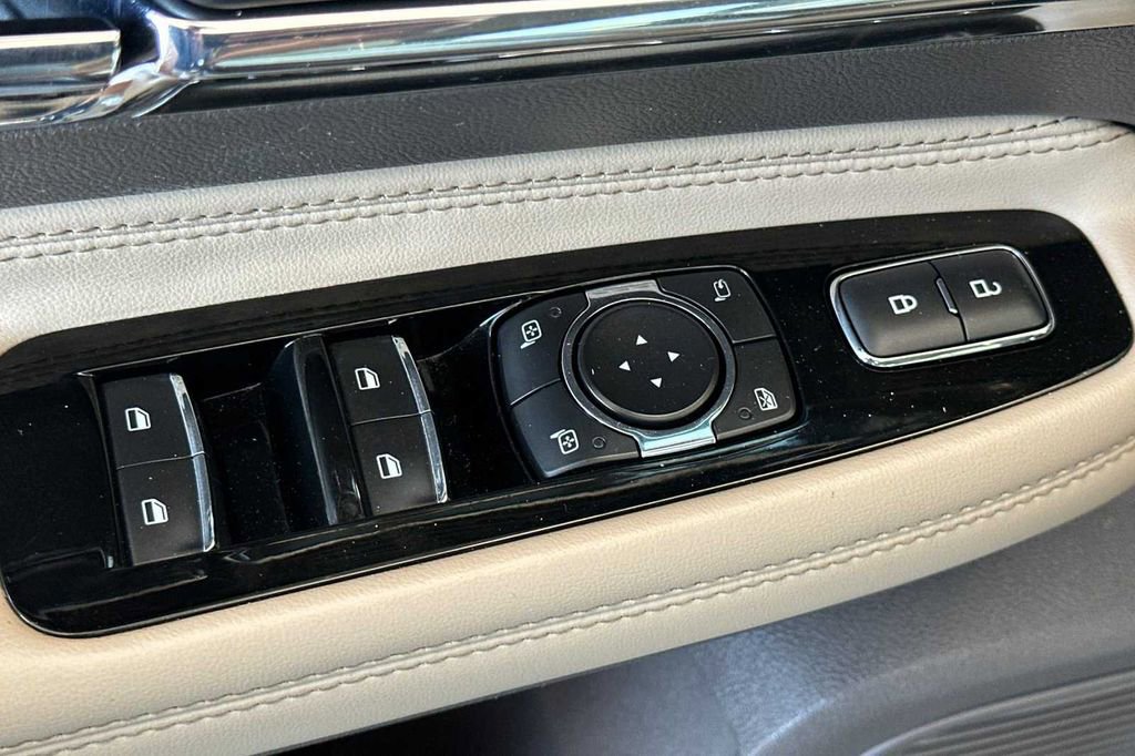 Used 2022 Lincoln Corsair FWD image 11