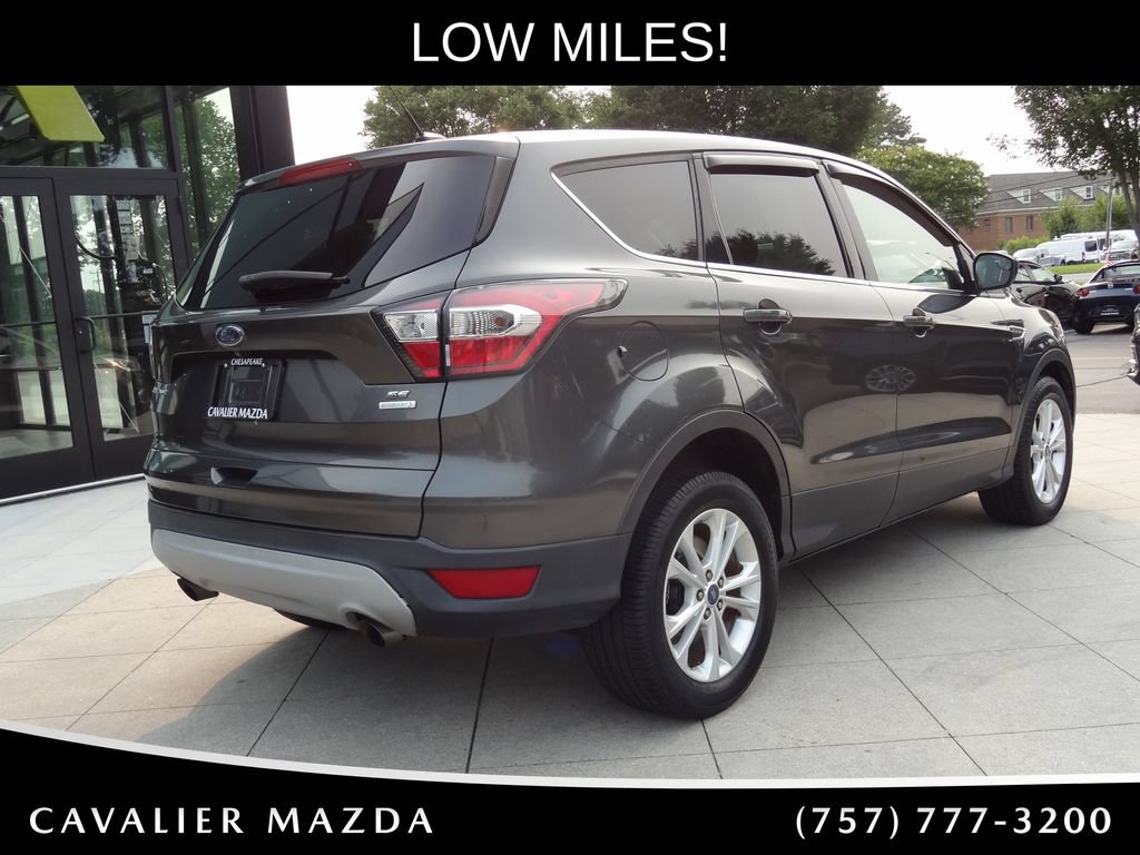 Used 2017 Ford Escape SE FWD image 4