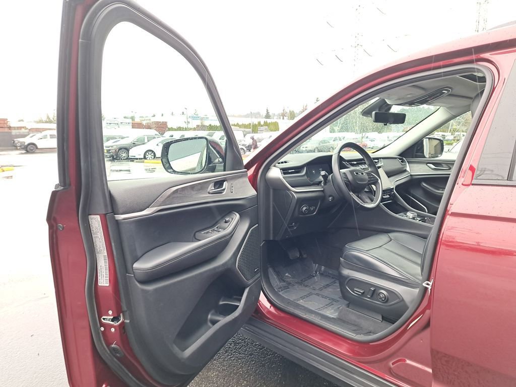 Used 2021 Jeep Grand Cherokee L Limited w/ Luxury Tech Group II image 10