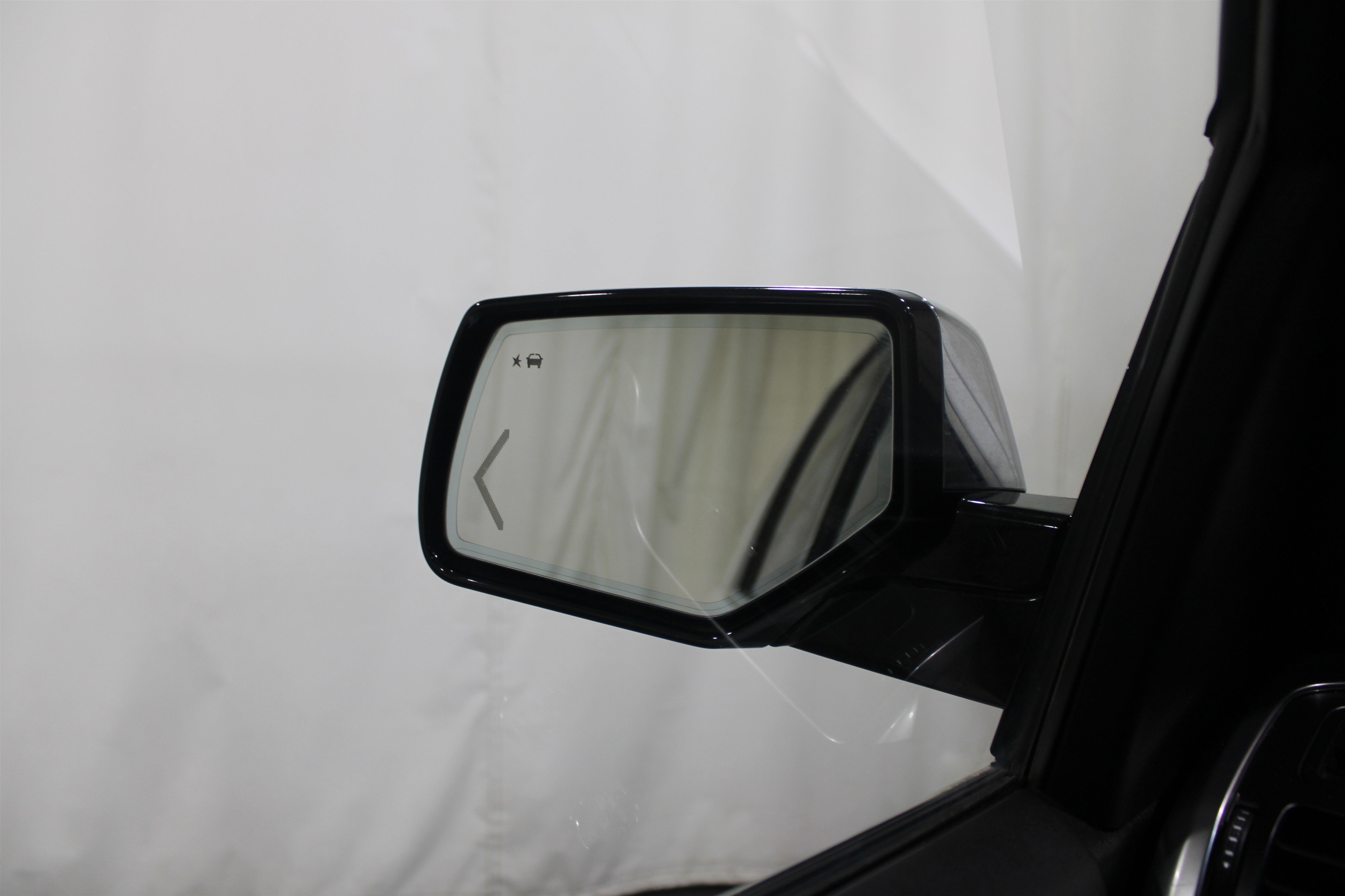 Used 2018 Chevrolet Suburban Premier image 13