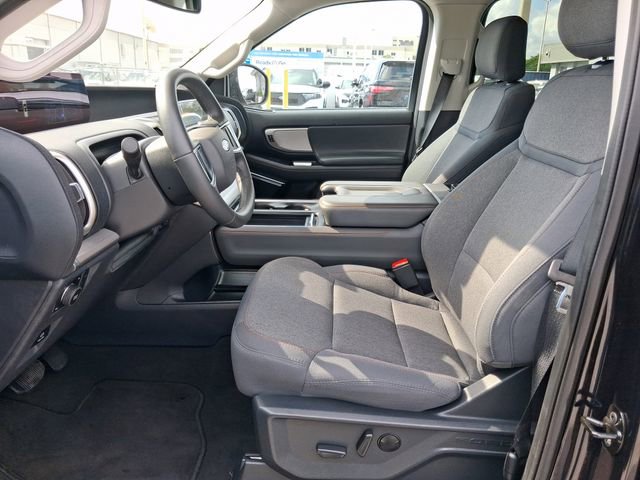 Used 2025 Ford Expedition Active image 12