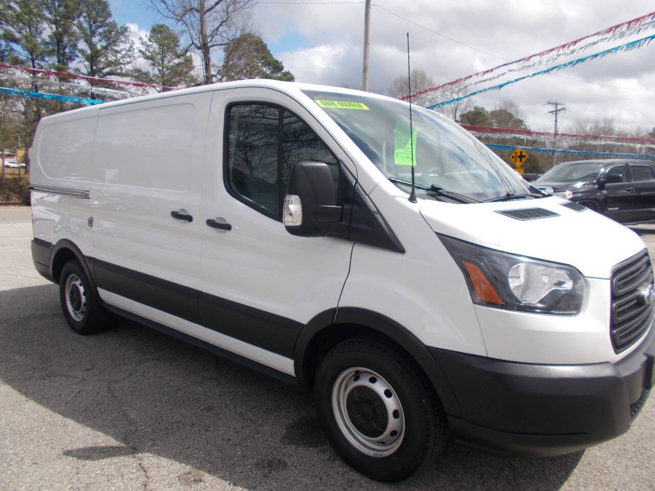Used 2019 Ford Transit 150 130 Low Roof RWD image 18