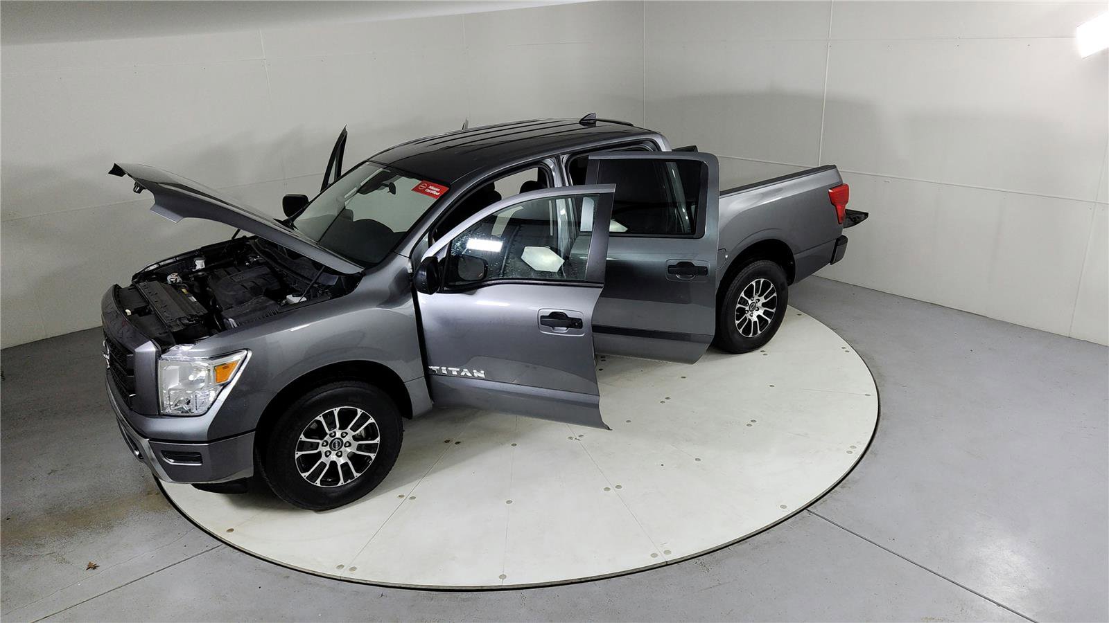 Certified 2024 Nissan Titan SV image 26