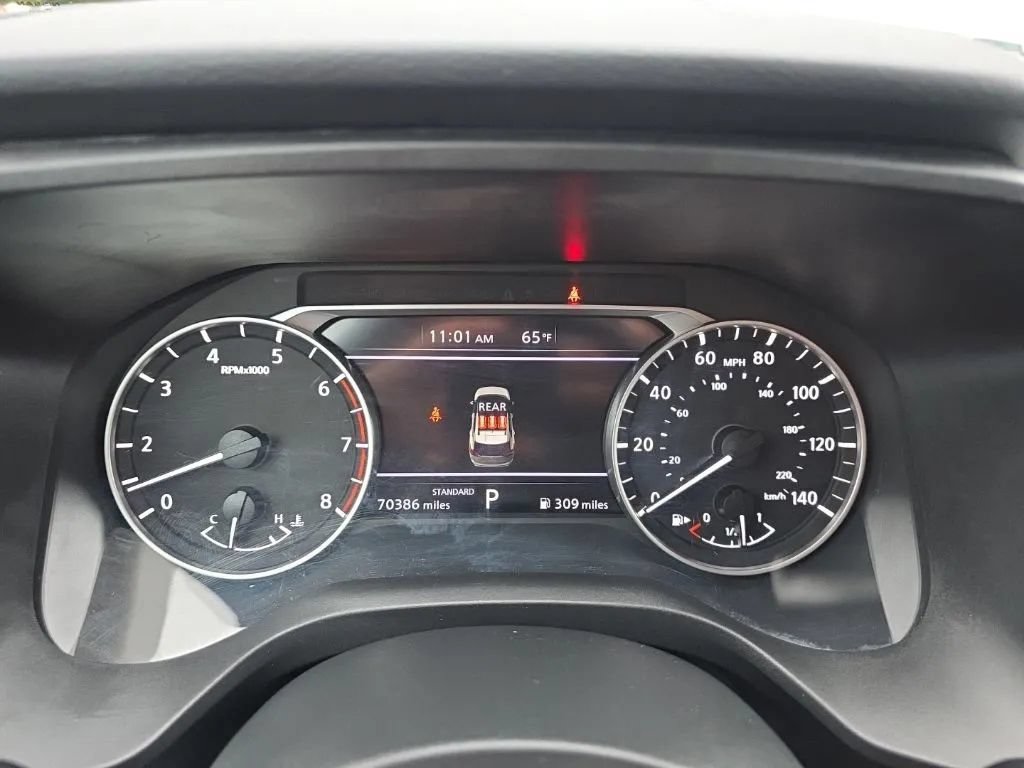 Used 2024 Nissan Rogue S FWD image 23