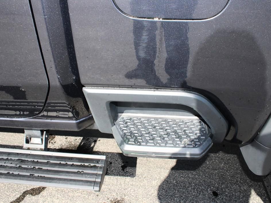 Used 2024 GMC Sierra 2500 Denali Ultimate AWD/4WD image 14