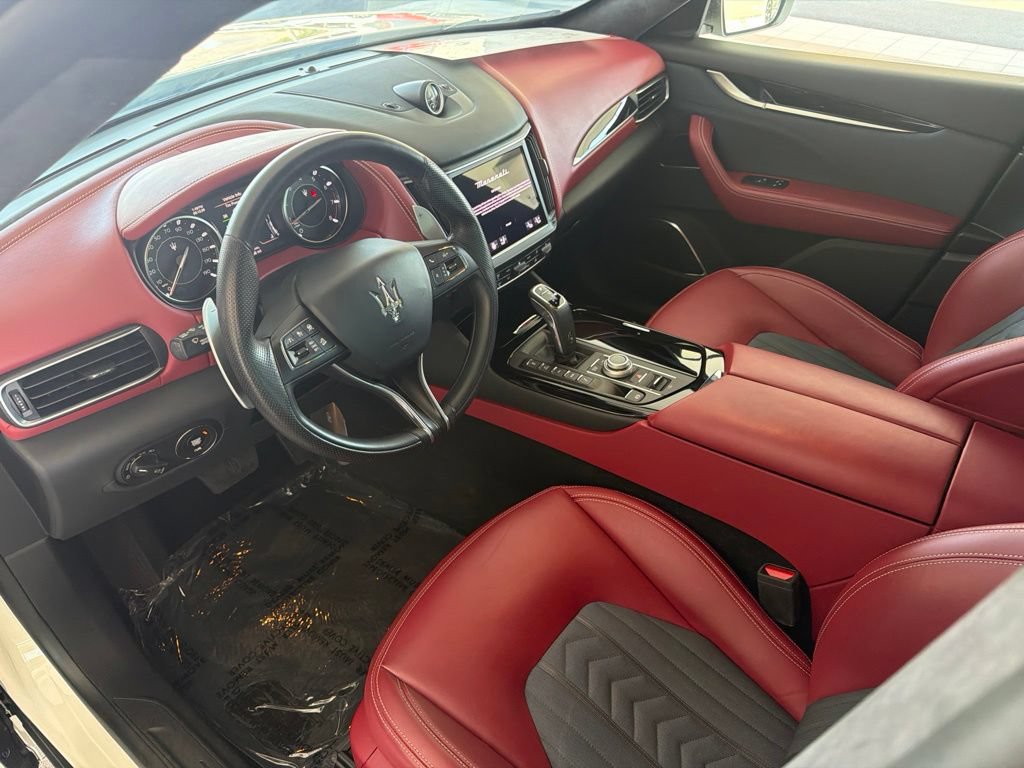Certified 2023 Maserati Levante GT AWD/4WD image 11