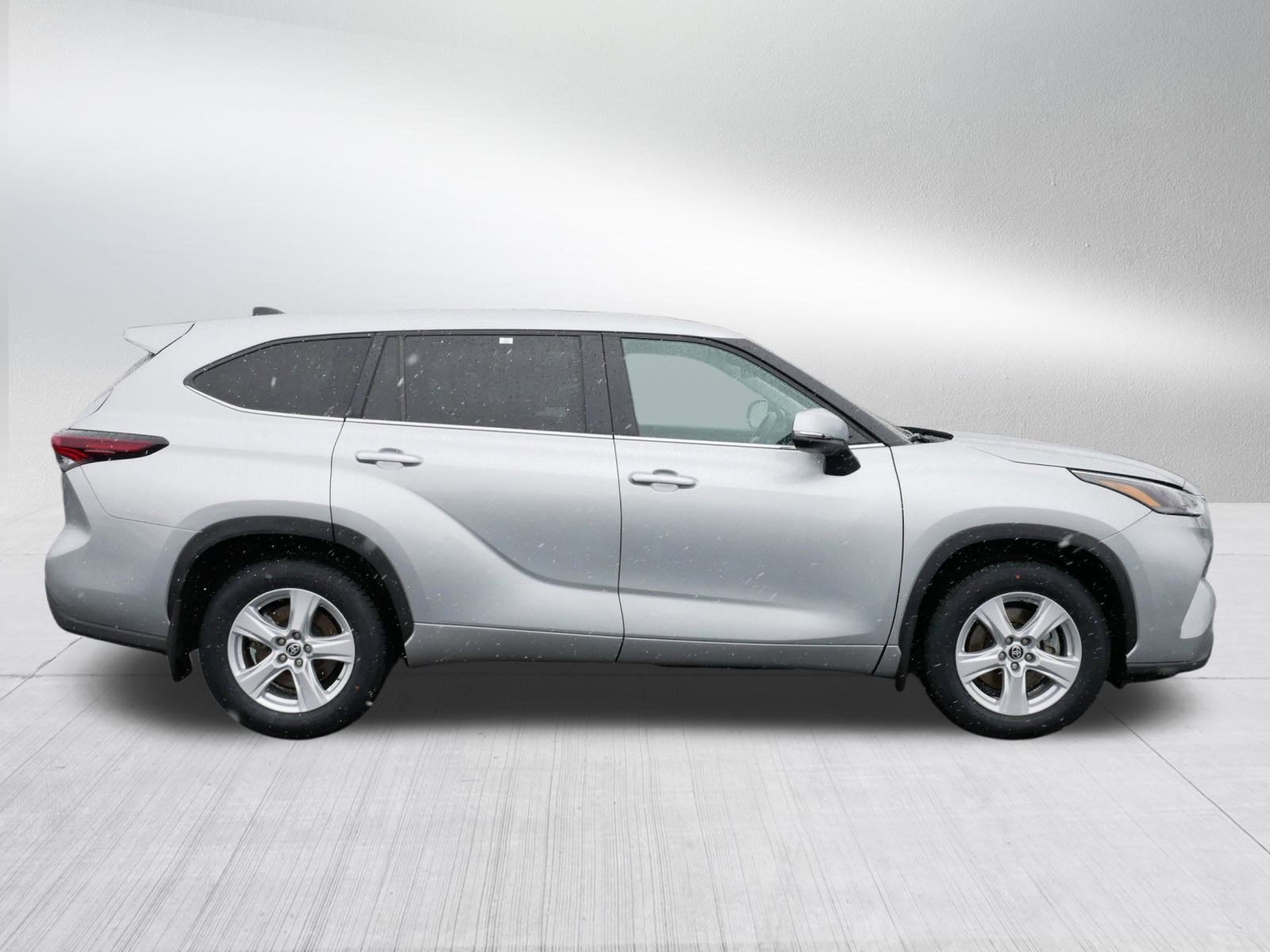 Certified 2024 Toyota Highlander LE image 8