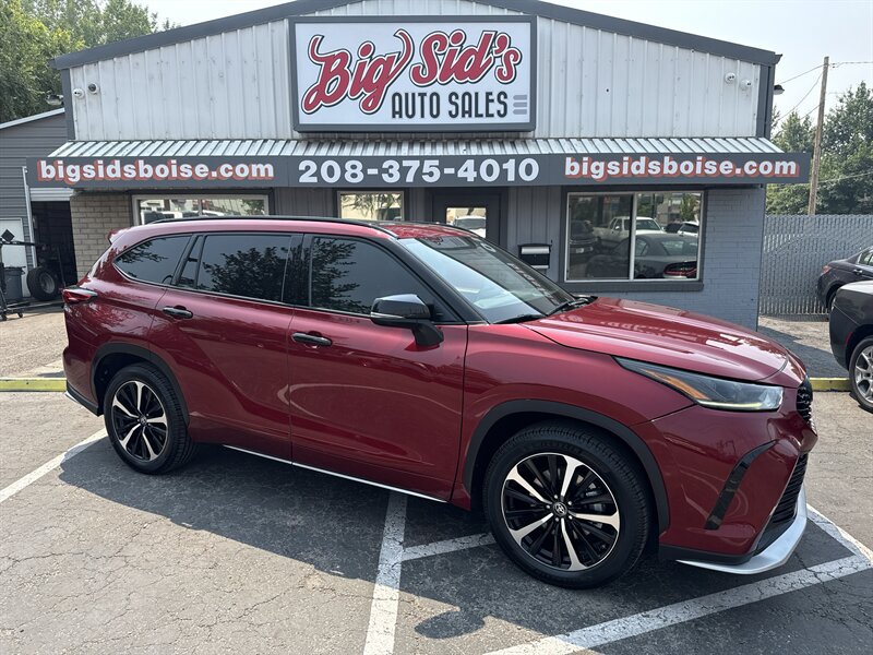 Used 2022 Toyota Highlander XSE AWD/4WD image 1