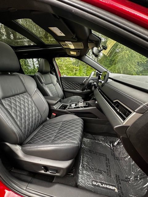 Used 2023 Mitsubishi Outlander AWD image 21