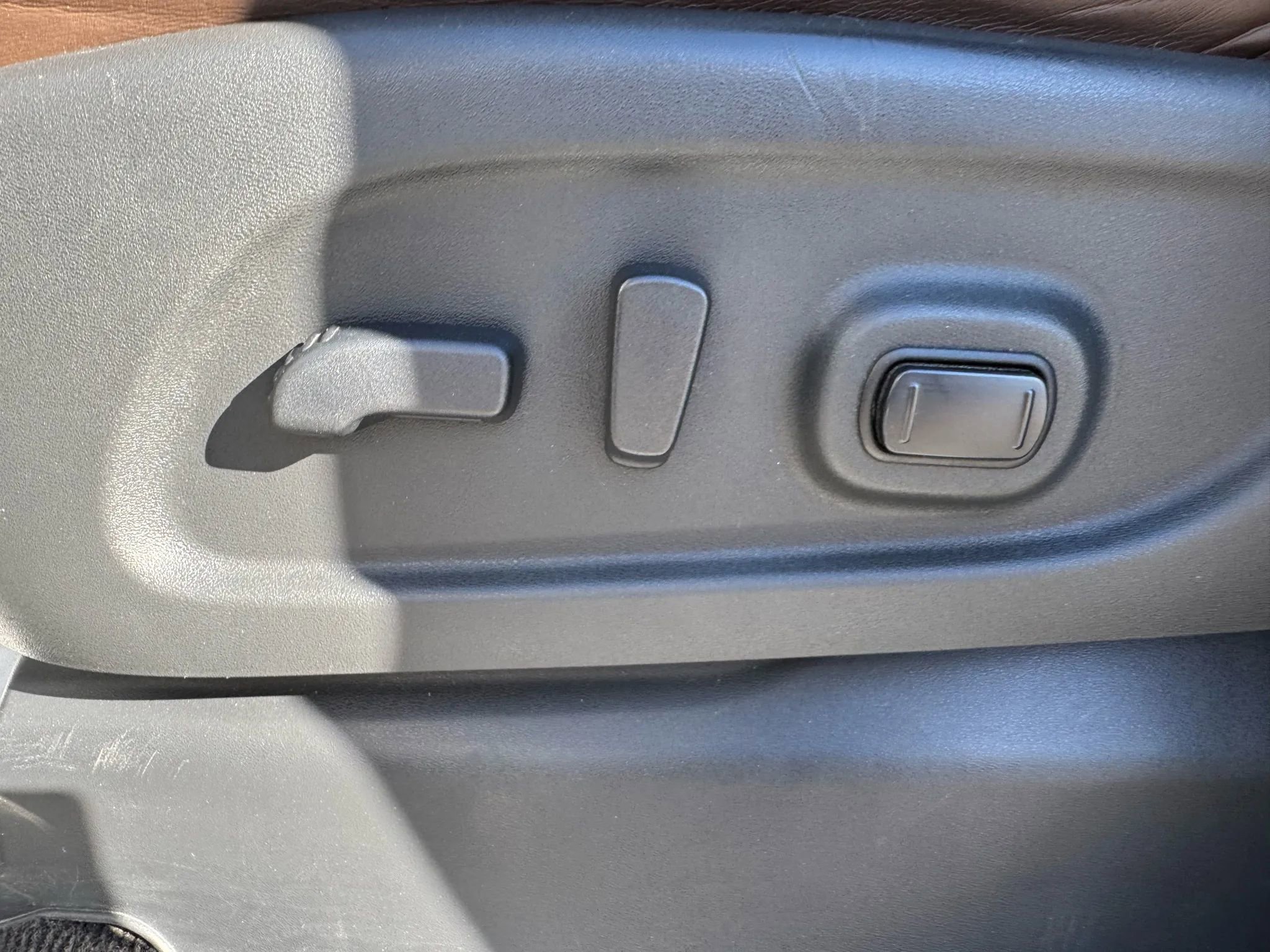 Used 2017 Nissan Titan Platinum Reserve image 12