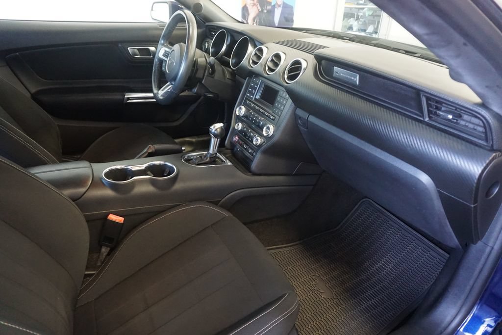 Used 2018 Ford Mustang Coupe RWD image 18