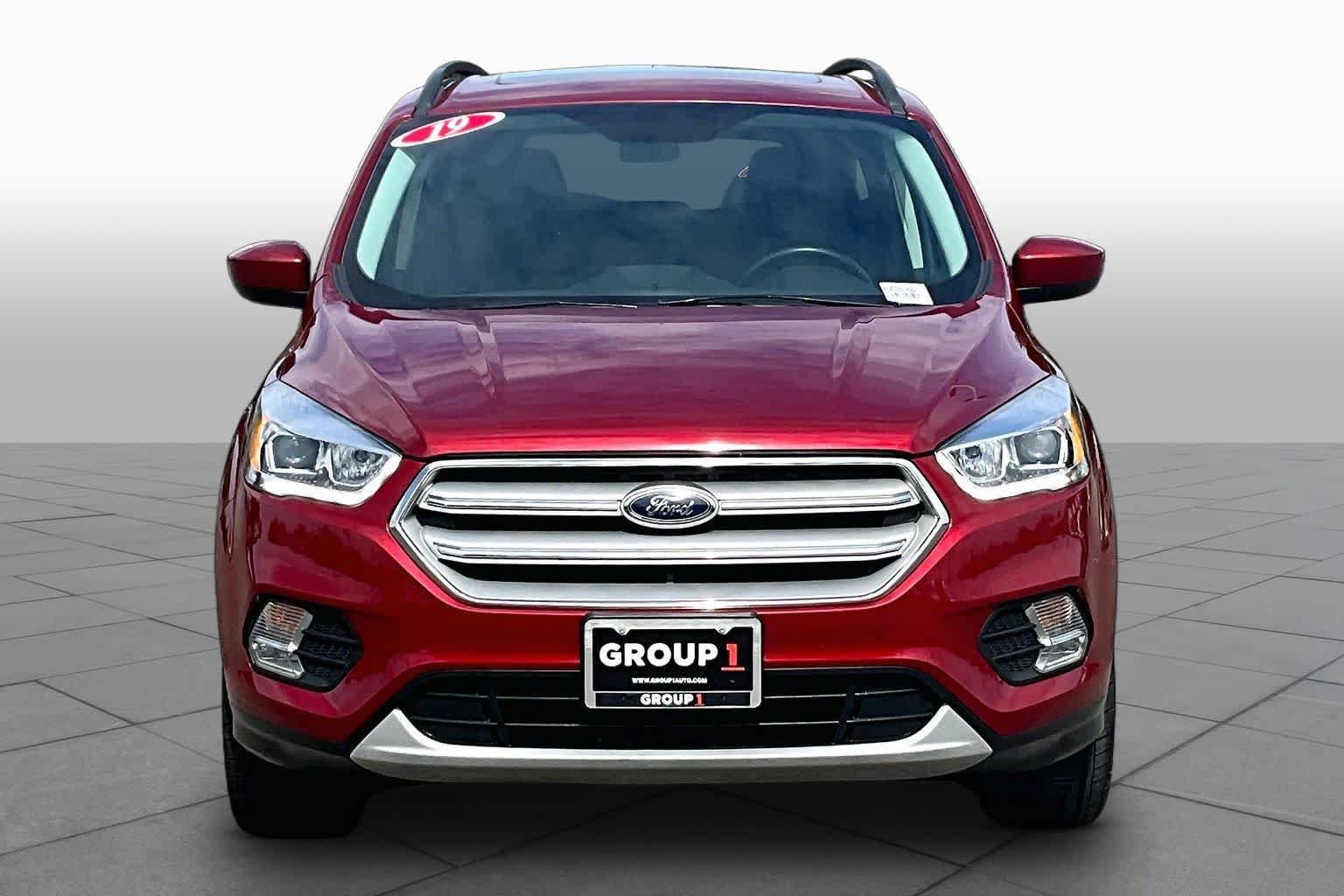 Used 2019 Ford Escape SEL FWD image 3