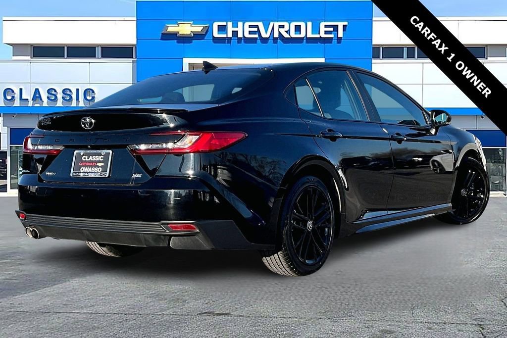 Used 2025 Toyota Camry SE image 5