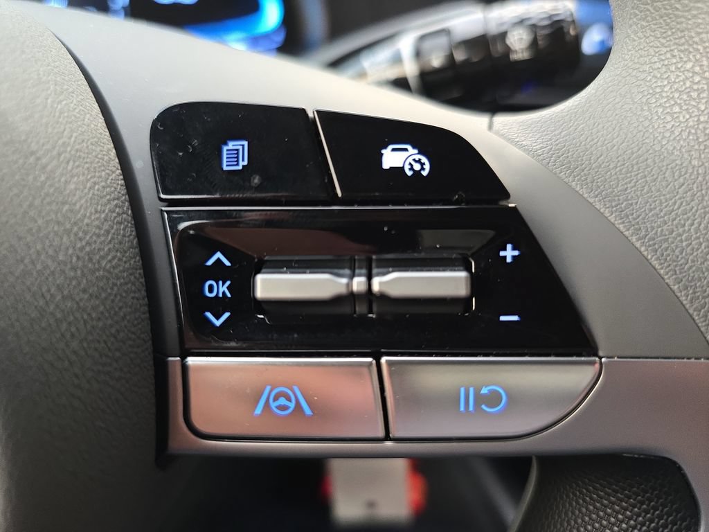 Certified 2026 Hyundai Elantra SE FWD image 18