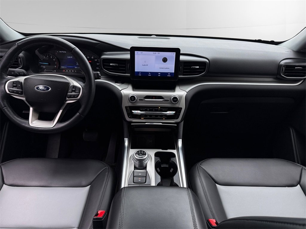 Certified 2022 Ford Explorer XLT w/ Equipment Group 202A image 11