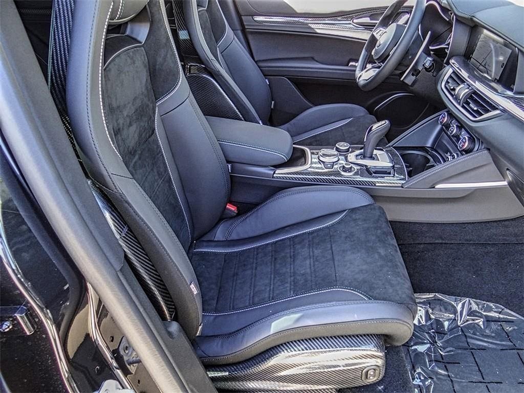 New 2023 Alfa Romeo Stelvio Quadrifoglio image 17