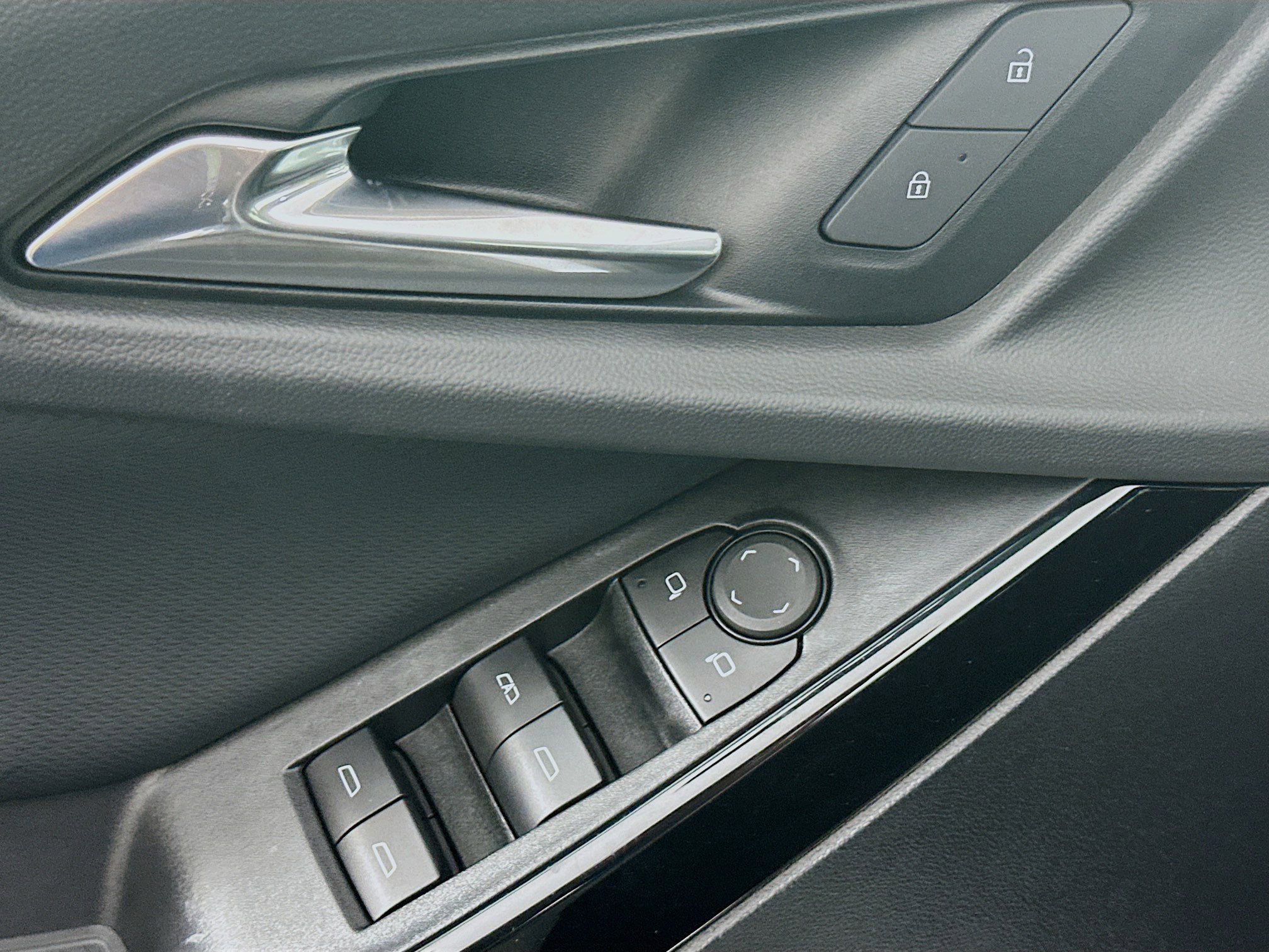 Used 2025 Chevrolet Equinox LT image 15