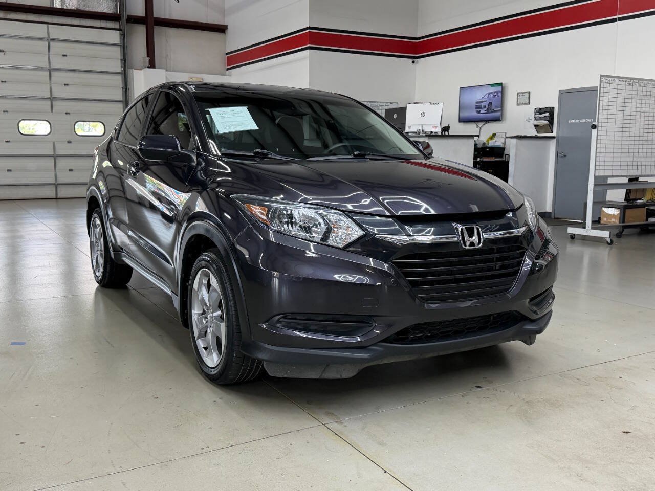 Used 2017 Honda HR-V LX image 1