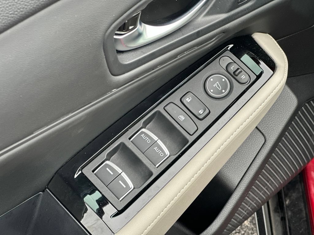 Used 2025 Honda Accord Touring image 16