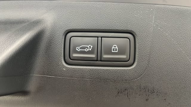 Used 2025 Hyundai Santa Fe Limited AWD/4WD image 29