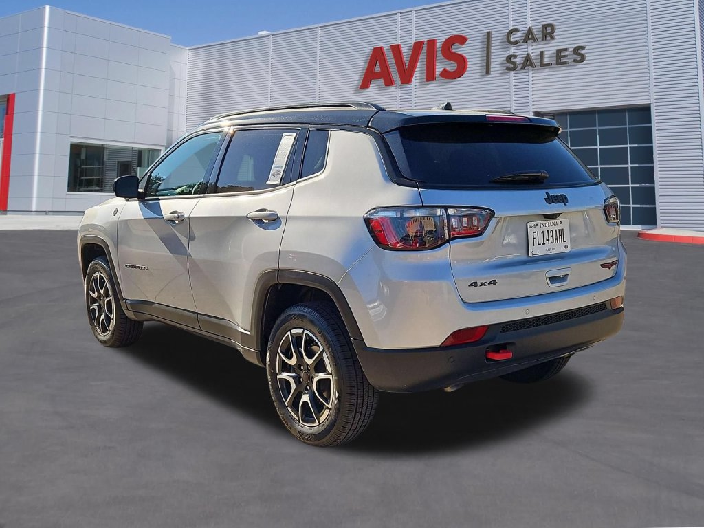 Used 2025 Jeep Compass Trailhawk AWD/4WD image 7
