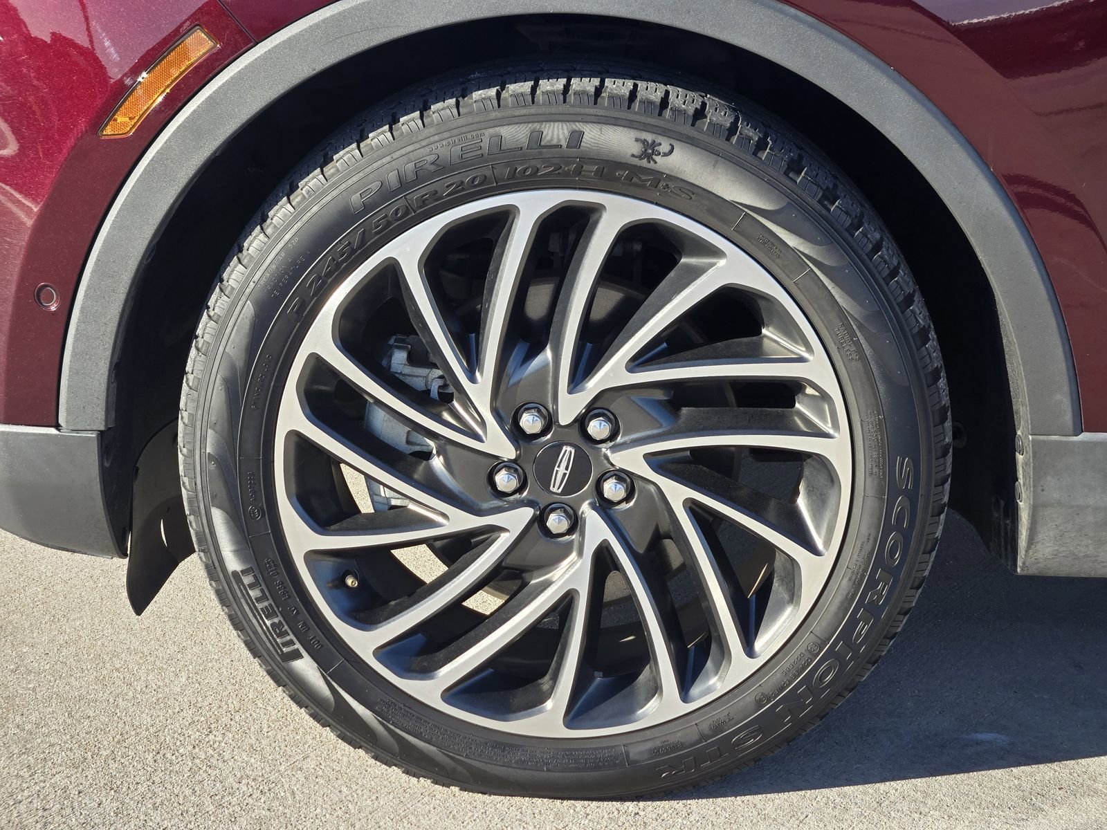 Used 2019 Lincoln Nautilus Reserve image 13