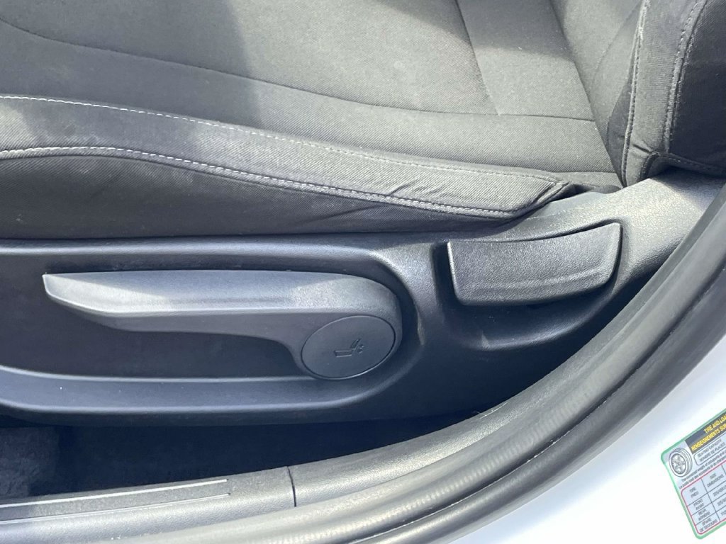 Certified 2025 Hyundai Elantra SEL FWD image 16