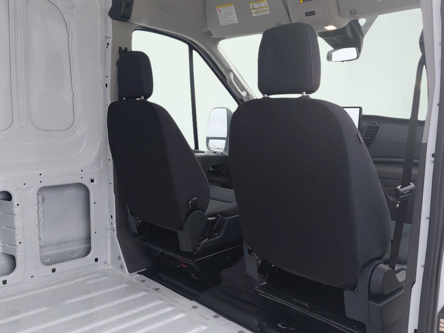 New 2023 Ford E-Transit Medium Roof RWD image 17