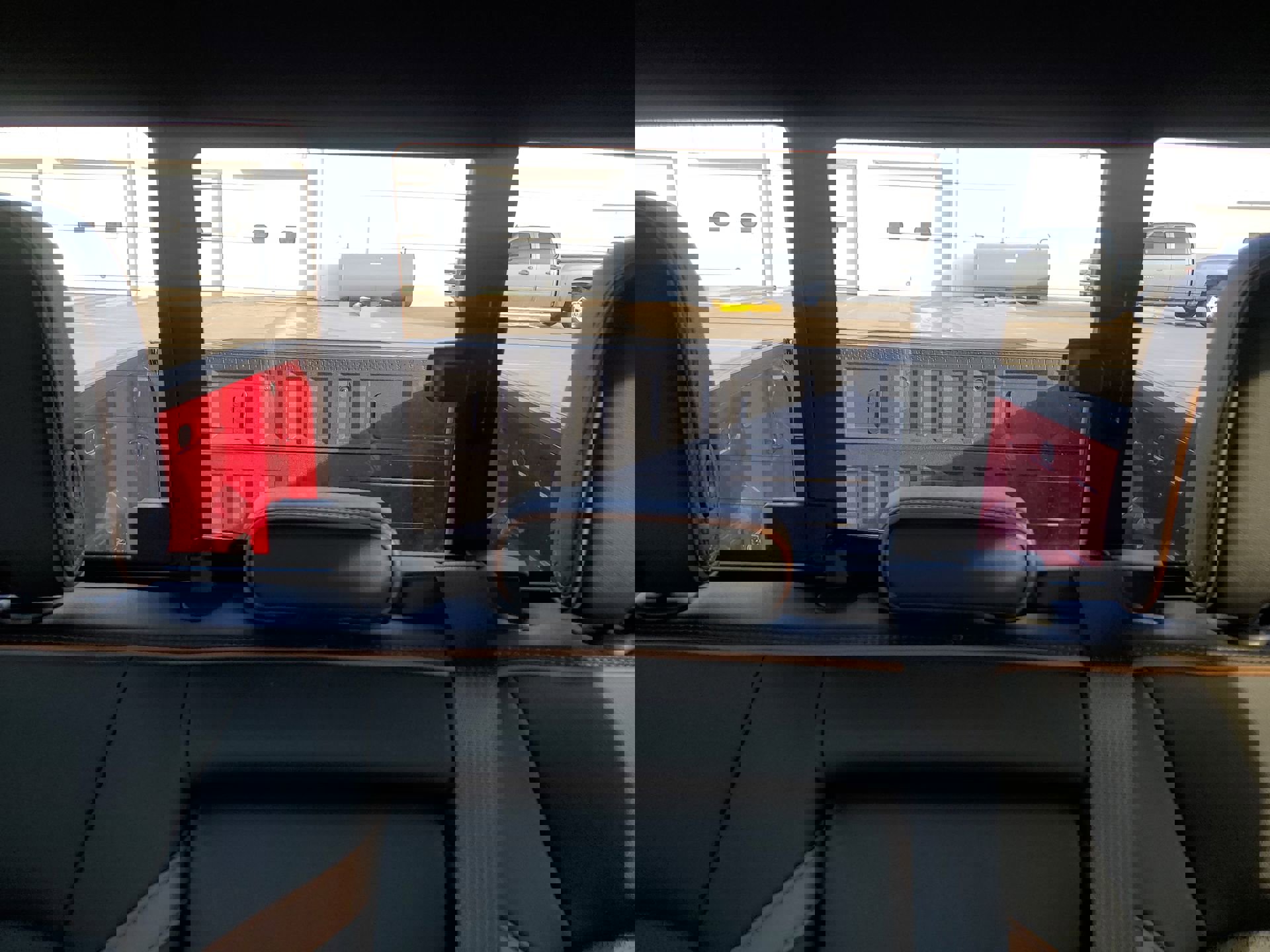 Used 2025 GMC Canyon AT4 w/ Technology Plus Package image 14