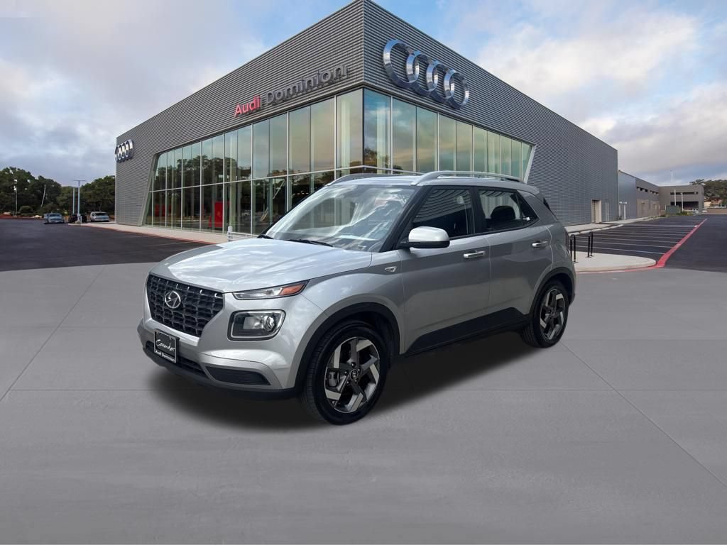Used 2025 Hyundai Venue SEL FWD image 1