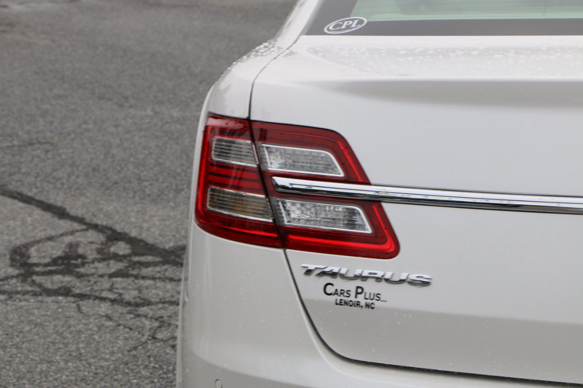 Used 2014 Ford Taurus SEL w/ Equipment Group 201A FWD image 6