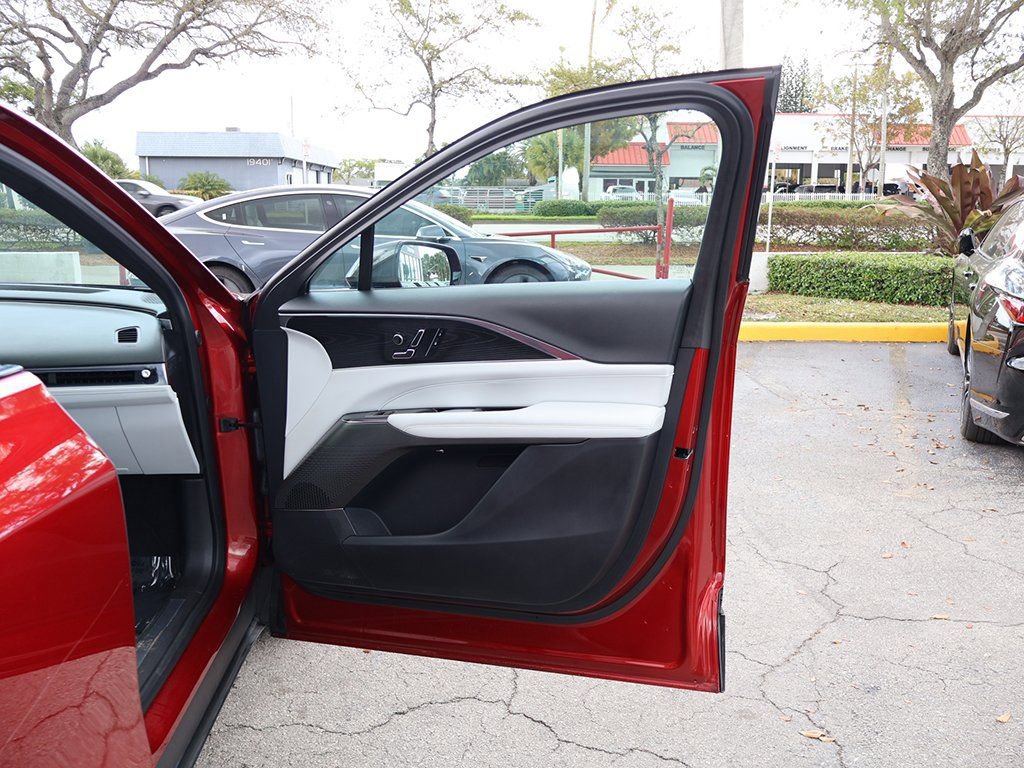 Used 2024 Cadillac Lyriq Sport image 24