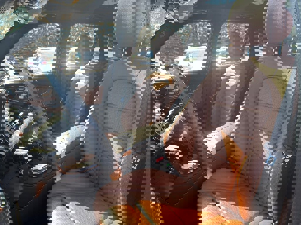 Used 2022 Mercedes-Benz GLC 300 4MATIC image 24