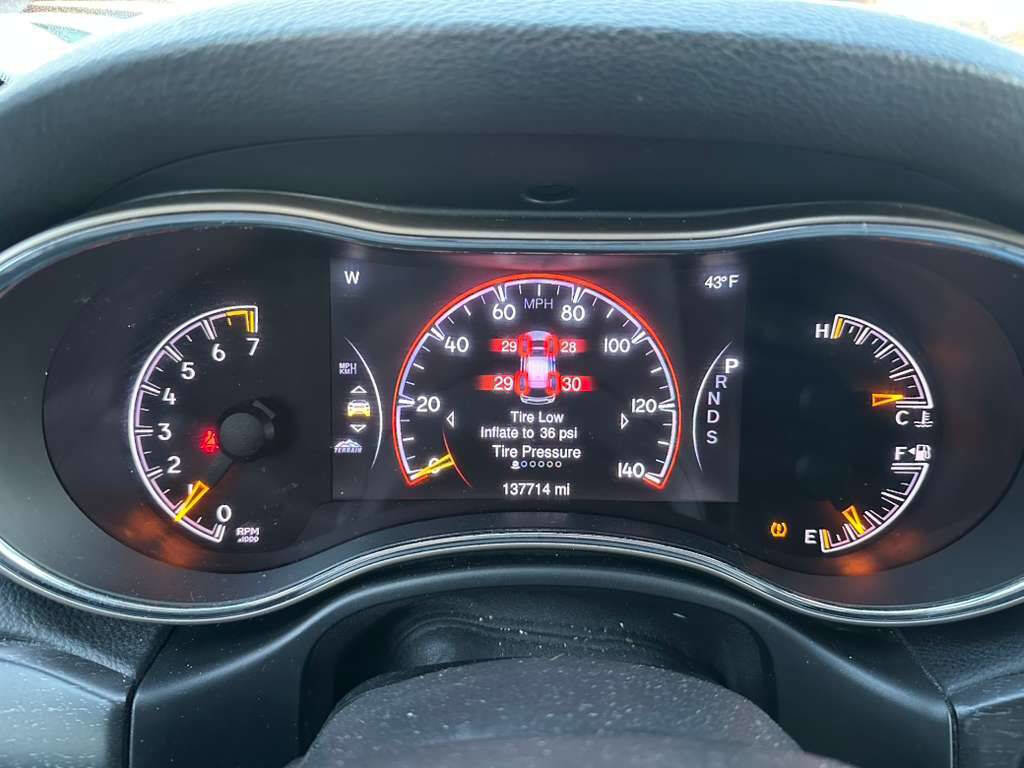 Used 2015 Jeep Grand Cherokee Limited image 15