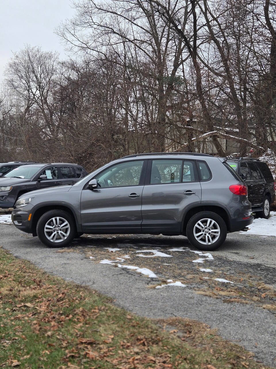 Used 2016 Volkswagen Tiguan S image 24